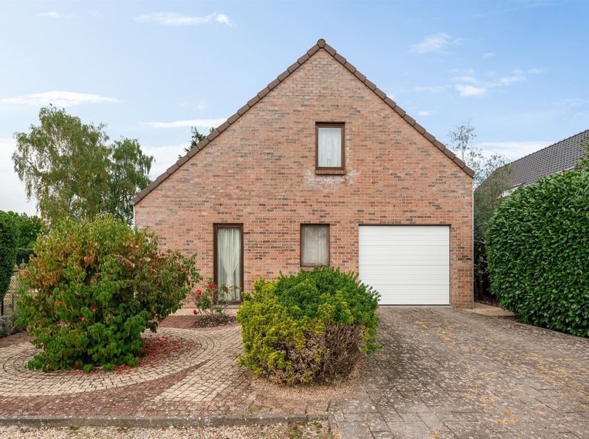 Huis te koop in Middenstraat 6,
                    2400 Mol