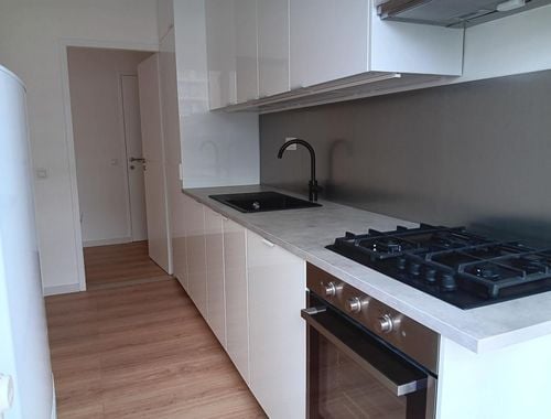                                         Appartement te huur in Berchem, € 950
