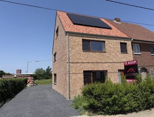                                         Woning te koop in Neeroeteren, € 425.000
