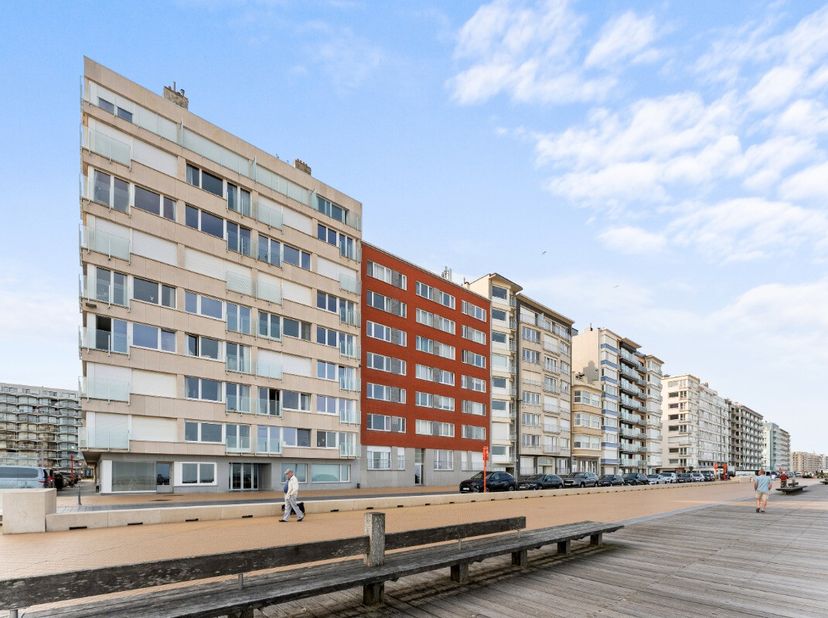 Appartement te koop in Zeedijk 124 - 0104,
                    8400 Oostende