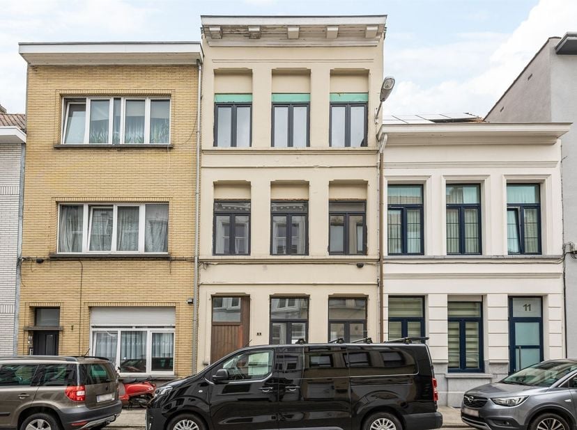 Maison rénovée de 4 chambres dans une rue calme<br />
<br />
Situation : Découvrez cette propriété dans la Pollepelstraat, une rue calme d'Anvers. A
