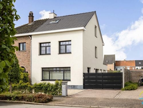                                         Woning te koop in Zele, € 425.000
