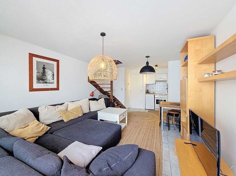 Mooi en gezellige (vakantie)woning gelegen in het domein Vierbarke aan de vaargeul en wandelpromenade van Nieuwpoort-Bad.<br />
Indeling: inkom met to