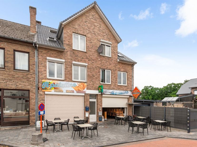 Appartement te koop in Maasmechelen<br />
Bent u op zoek naar een instapklaar appartement op een centrale locatie? Dan is dit gezellige éénslaapkamera