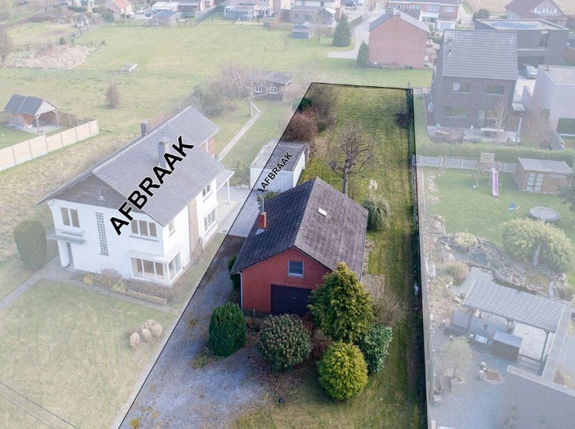 Te renoveren (uitbreidbare) woning (6% btw) of sloop/heropbouw op een rustig gelegen perceel van +- 11are op wandelafstand van het centrum van Diepenb