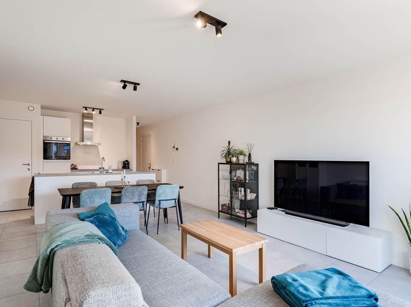 Welkom in Residentie Mosa, een kwalitatieve residentie op een bijzonder gegeerde locatie in Hasselt. Gelegen aan de Maastrichtersteenweg 127 woont u h