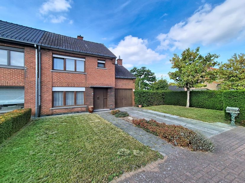 Huis te koop in Blauwvoetstraat 20,
                    8710 Ooigem