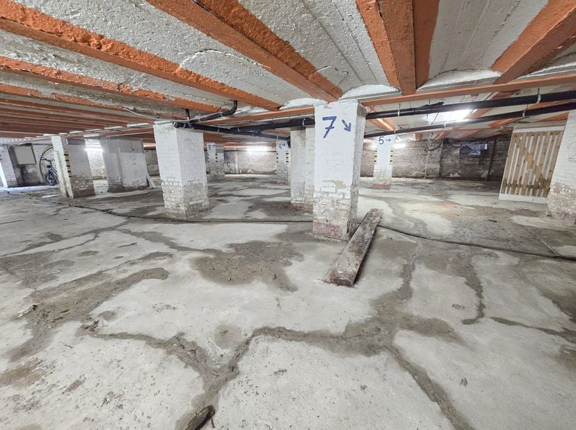 Ondergrondse parkeerverdieping te koop nabij Tonderliersite<br />
<br />
Op een strategische locatie vlak bij de Tonderliersite bevindt zich deze onde