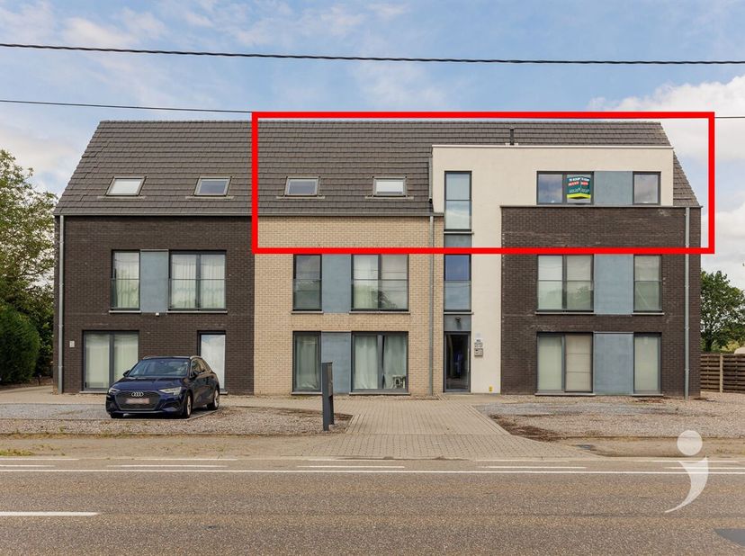 Ce bel appartement, construit en 2011, allie confort, espace et excellente situation. Avec une surface habitable de 108 m², cette propriété offre tout