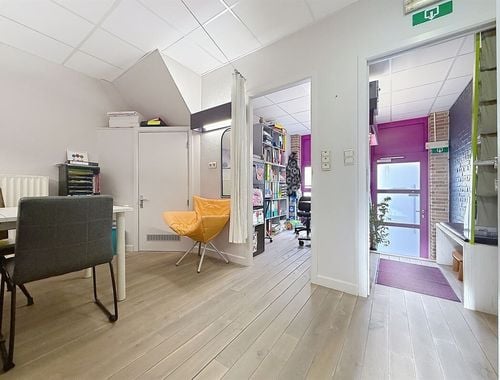                                         Rez-de-chaussée commercial à louer à Mouscron, € 620
