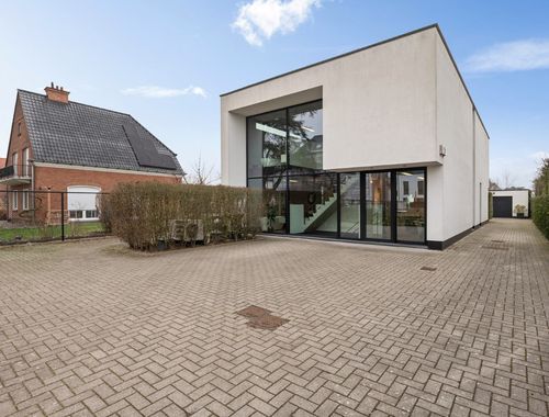                                         Bien commercial avec habitation à vendre à Ranst, € 899.000
