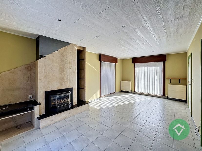 In Eernegem staat een prachtige woning te huur. Deze open bebouwing is ideaal voor wie op zoek is naar ruimte en rust. <br />
<br />
Deze woning besch