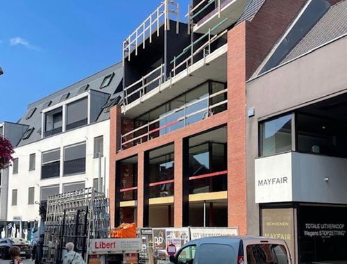                                         Handelsgelijkvloers te huur in Tielt, € 3.000
