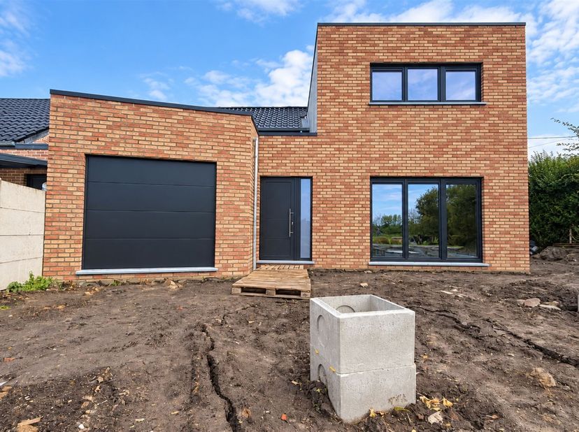 Huis te koop in ,
                    7300 Boussu