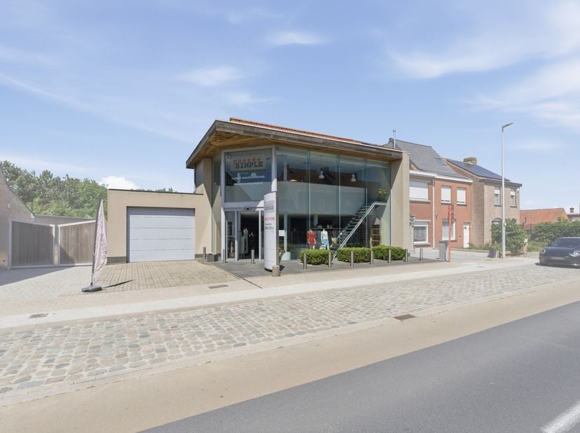 Bedrijfsvastgoed te koop in Zonnebeekseweg 243,
                    8900 Ieper