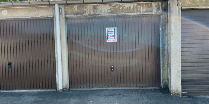 Garage te koop in Aalbeeksesteenweg 51-53 bus G 18, 8500 Kortrijk