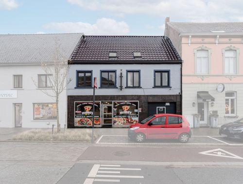                                         Woning te koop in Oostrozebeke, € 375.000
