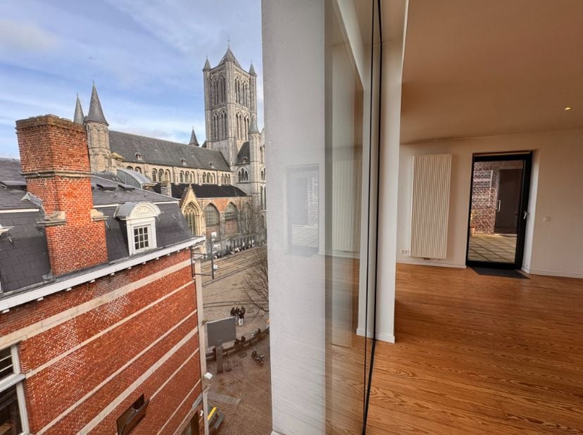 Appartement à louer
                    à 9000 Gent
