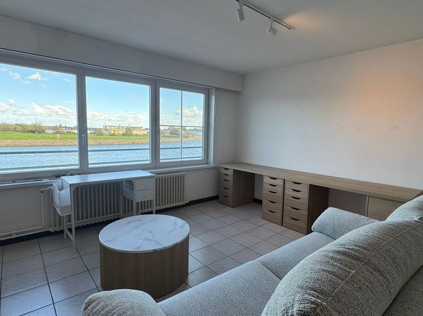 Appartement te huur in Prins Albertlaan 21,
                    8400 Oostende