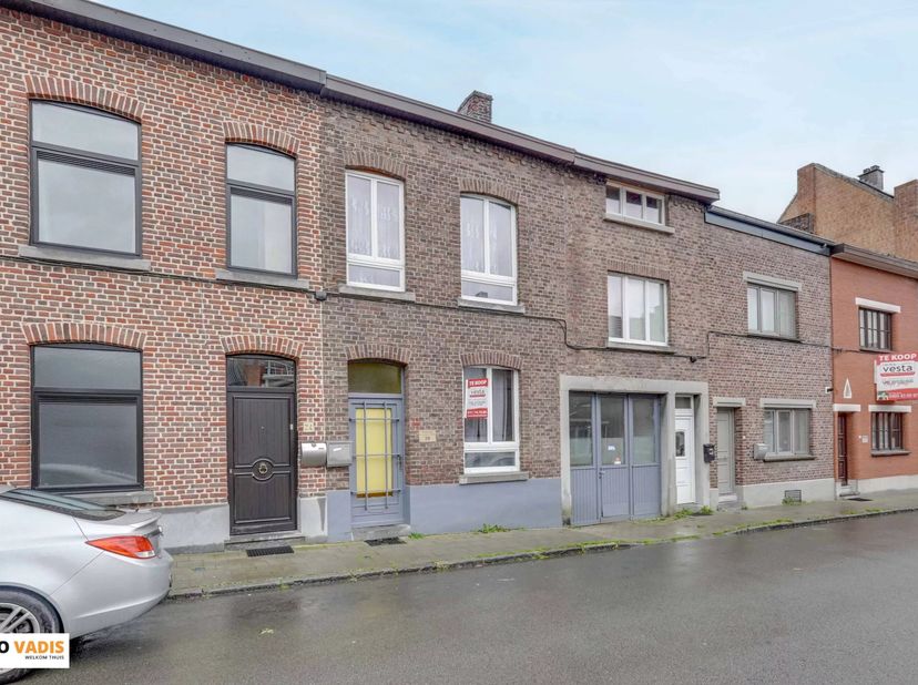 Te koop: verhuurde woning met 3 slaapkamers,<br />
Slagmolenstraat 26 in Sint-Truiden.<br />
Deze woning is gelegen in het hartje van Sint-Truiden.<br