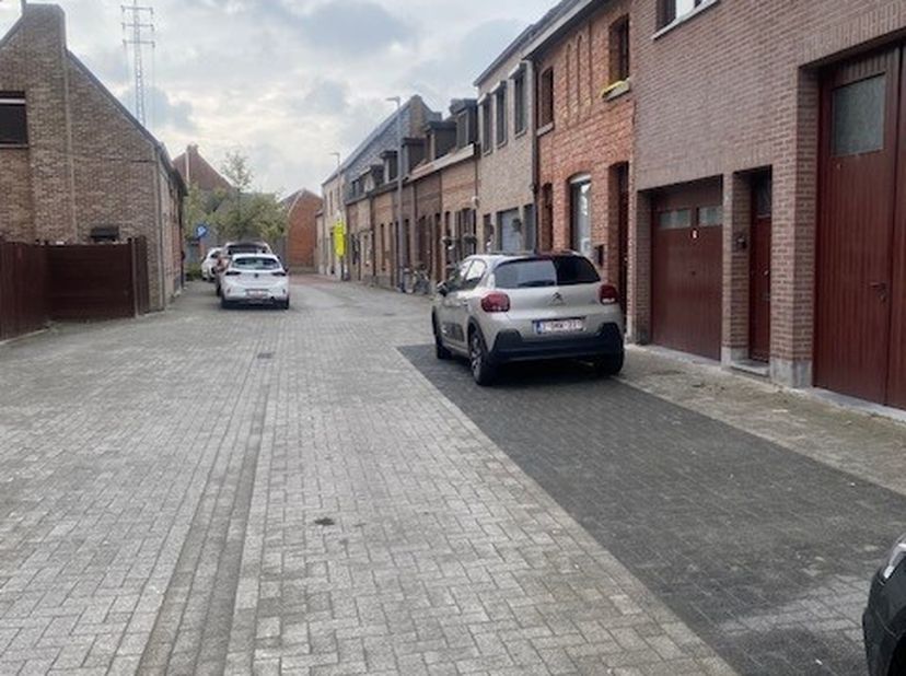 Bien professionnel à louer
                    à 9220 Hamme