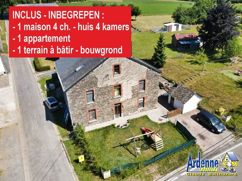 Glv: inkomhal, eetkamer, salon, ingerichte keuken (vaatwasser, oven, gootsteen, afzuigkap, elektrische kookplaat), badkamer (wastafel, bad), 1 wc, was
