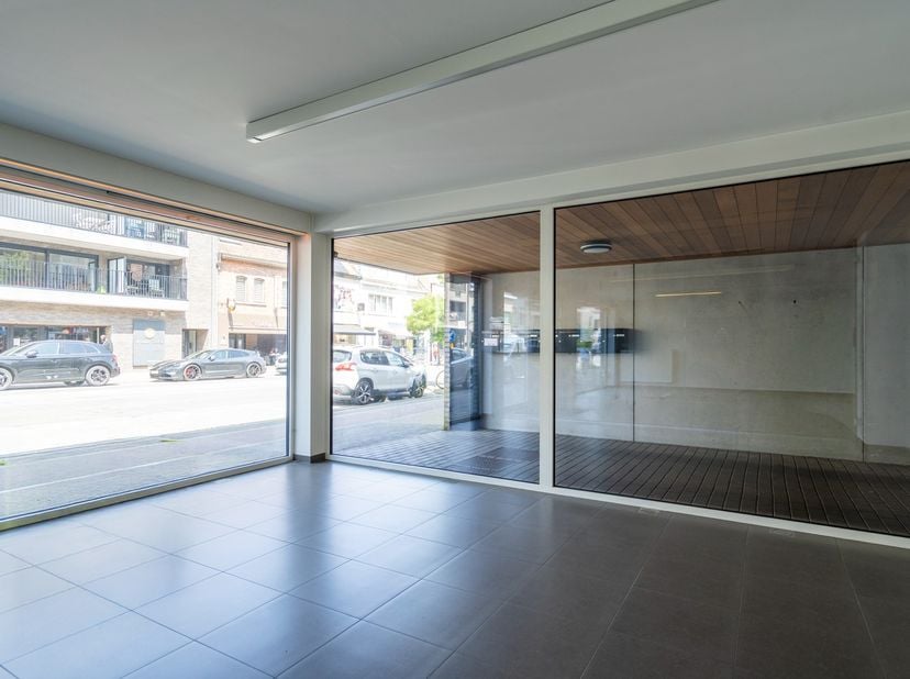 Bien professionnel à vendre
                    à 9800 Deinze