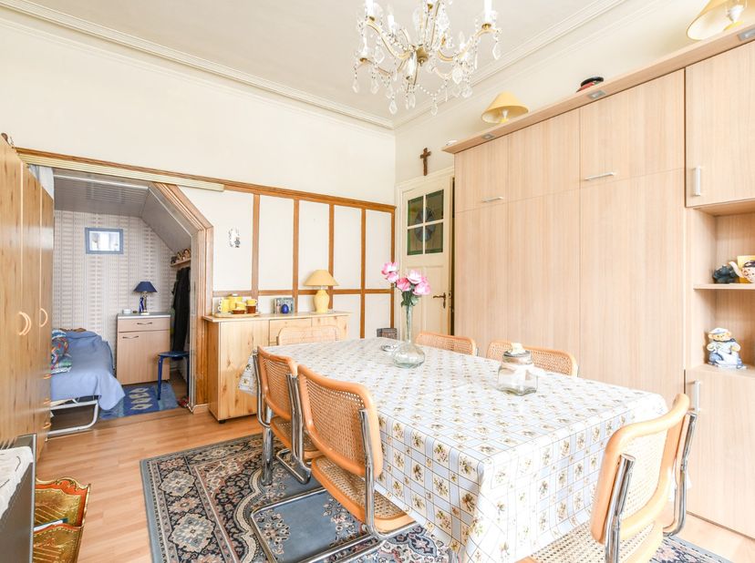 Droomt u van een eigen stek aan de Belgische kust? Deze charmante studio van 37 m² is de perfecte uitvalsbasis voor wie wil genieten van zon, zee en s