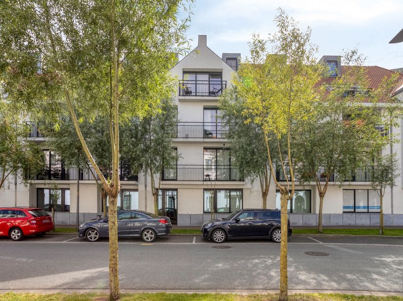 Dit appartement met balkon en 2 slaapkamers is gelegen op de 3° en 4° verdieping.&amp;nbsp; Met een woonoppervlakte van 100 m² in een indrukwekkend karakt