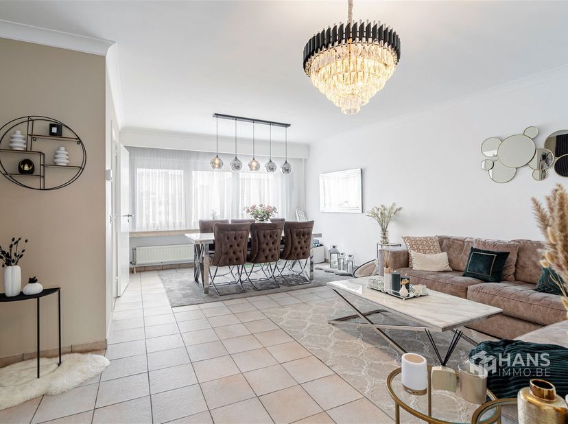 Instapklaar appartement (83 m²) met 2 slaapkamers en autostaanplaats in Deurne<br />
In de Van Amstelstraat woon je op een centrale locatie met alle