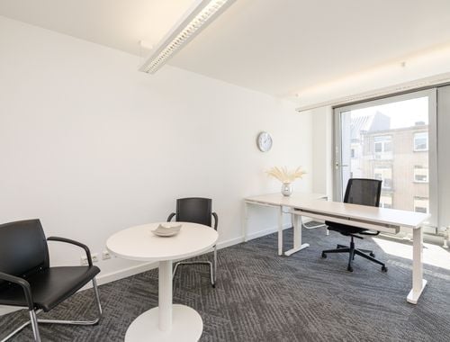                                         Bureaux à louer à Roeselare, € 719
