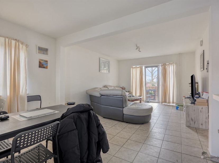 Propriété de rendement de 2 appartements à Leopoldsburg à vendre. Possibilité d'acheter à 7% de droits d'enregistrement si les conditions fiscales son