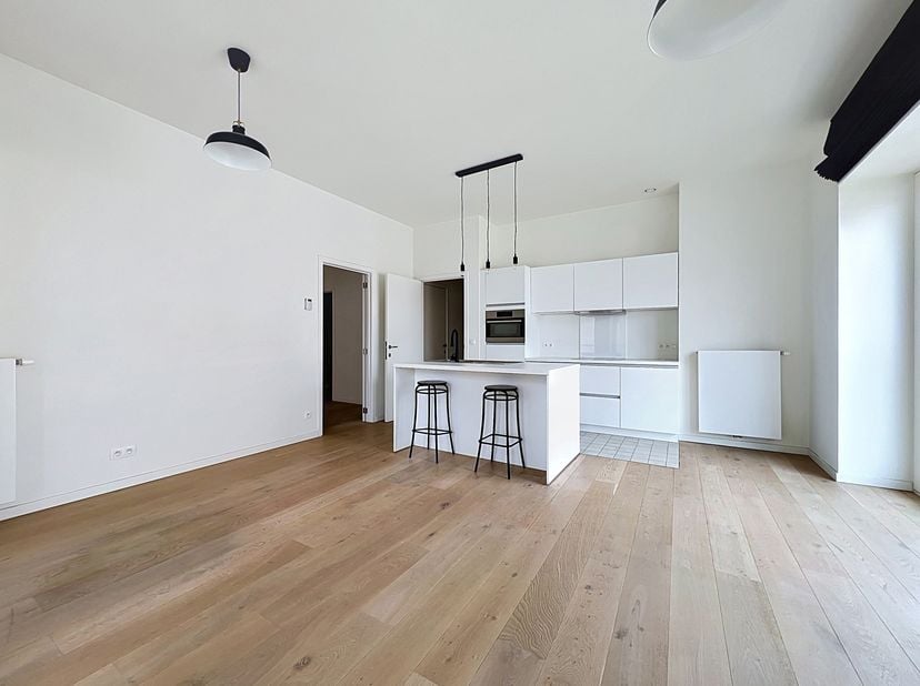 Tel : 0456 12 69 37 / E-mail : kilian.f@weinvest.be<br />
We Invest vous propose en exclusivité un magnifique appartement situé à proximité de la plac