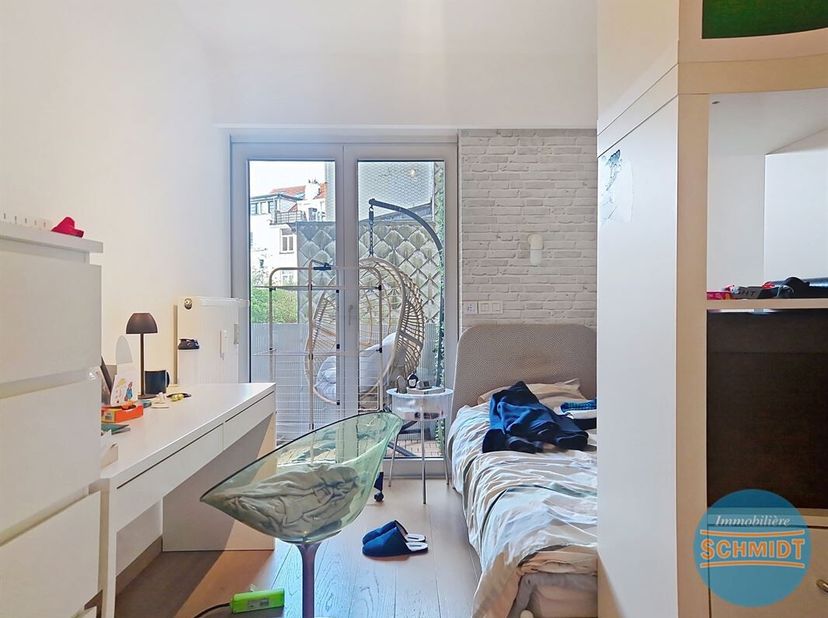IMMOSCHMIDT (Ref. 29574 - BRUSSEL (Europese wijk) : Mooie kamer in een gerenoveerde flat van 140m² op de 1ste verdieping bestaande uit een mooie open