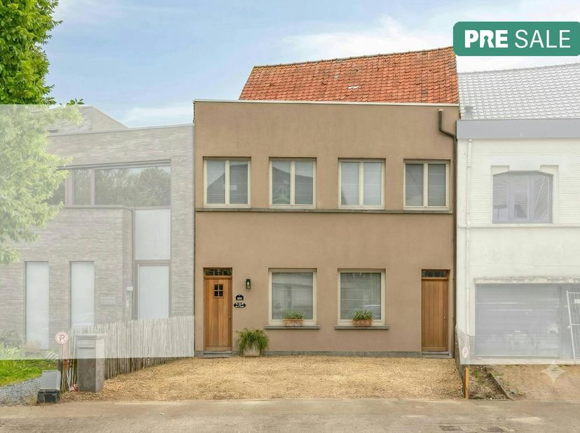 Als je op zoek bent naar een charmant huis op een uitstekende en centrale locatie, dan hoef je niet verder te zoeken. <br />
<br />
Zodra je de uitnod