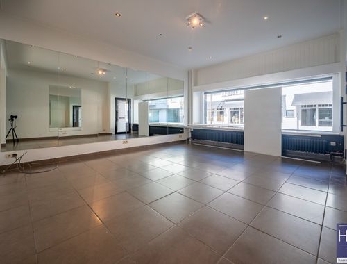                                         Gemengd gebruik te huur in Waregem, € 1.400
