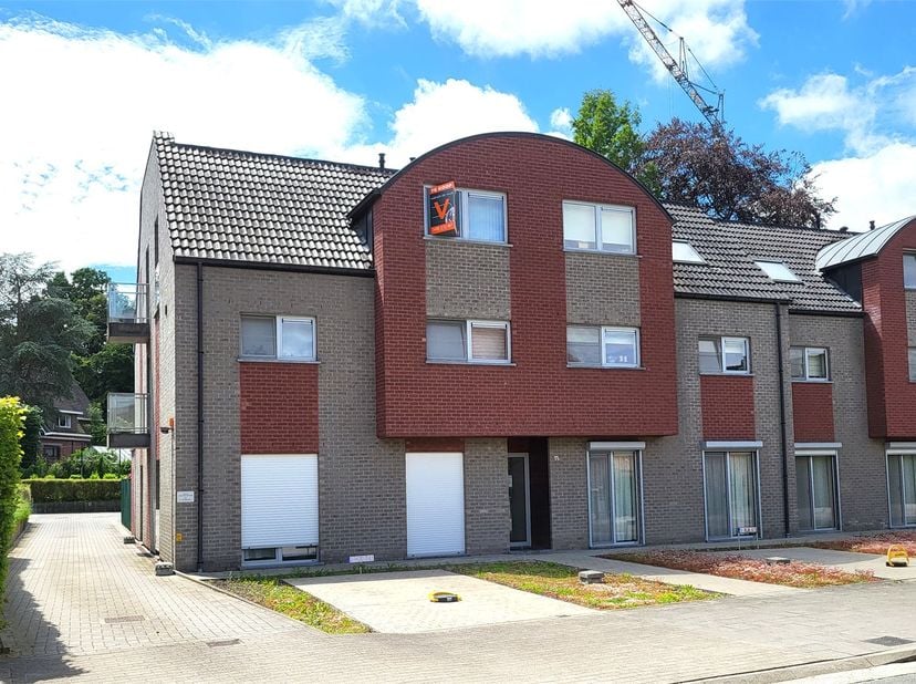 ZAT 27/6 - 1ste BEZOEKDAG OP AFSPRAAK 0488 85 81 84 Op zoek naar een instapklaar appartement waar comfort en een uitstekende ligging samenkomen? Dan i