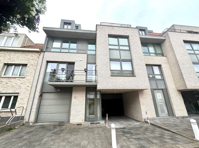 Garage te huur in Astridlaan 1,
                    8620 Nieuwpoort