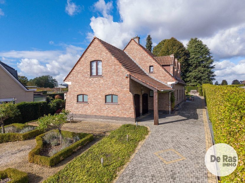 Huis te koop in Hazeleerstraat 90,
                    9400 Okegem