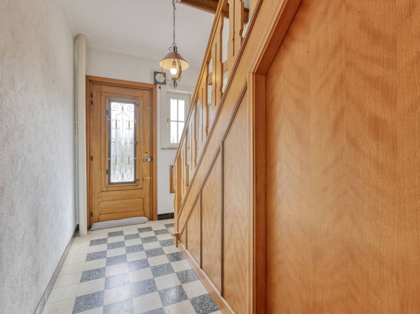 Op zoek naar een renovatieproject in de regio Hasselt? Dan is dit huis op de Bornstraat in het landelijke Vliermaalroot perfect voor u. <br />
Deze op