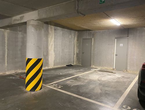                                         Staanplaats te huur in Brussel, € 100
