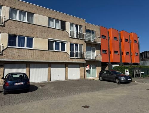                                         Appartement te huur in Erembodegem, € 915
