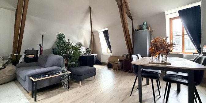 Appartement à louer à Rue Royale 76, 7500 Tournai