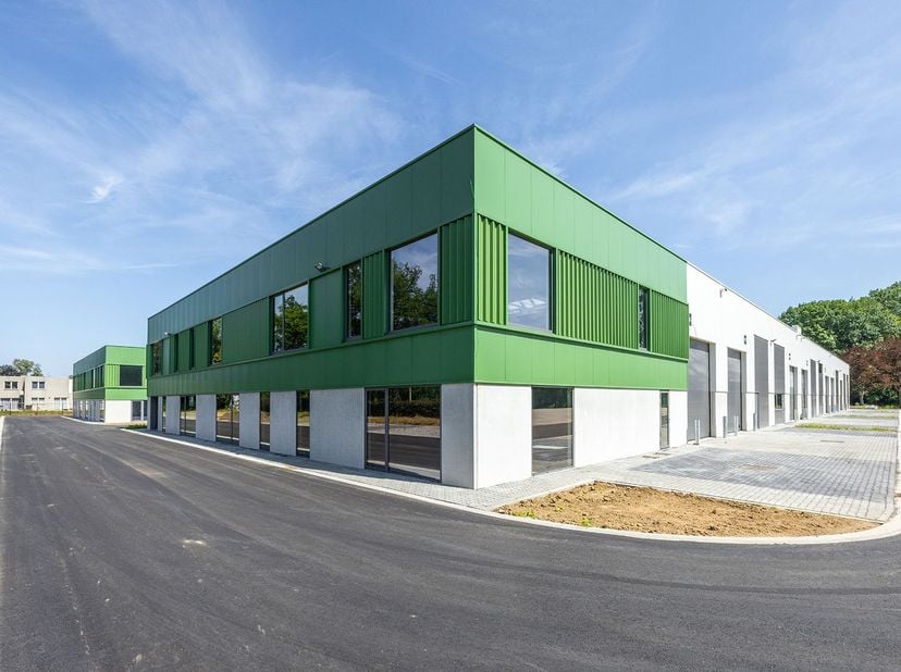 Bien professionnel à vendre
                    à 3720 Kortessem