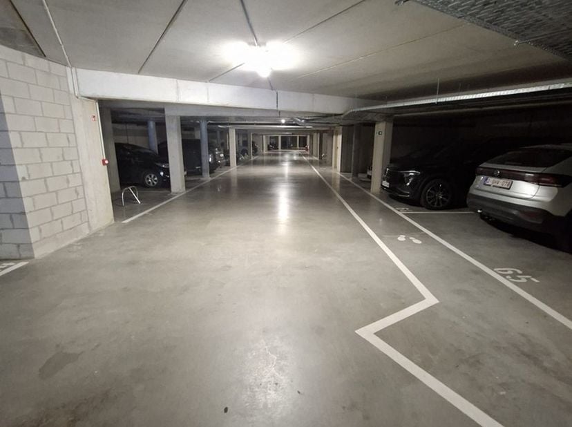 In nieuwbouwproject&amp;nbsp;'Wonen in 't Park' in Boutersem hebben wij nog enkele ondergrondse parkeerplaatsen te koop.&amp;nbsp;<br />
Interesse in dit aanb