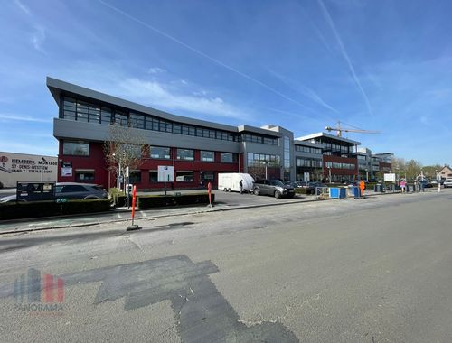                                         Kantoor te huur in Sint-Denijs-Westrem, € 1.800
