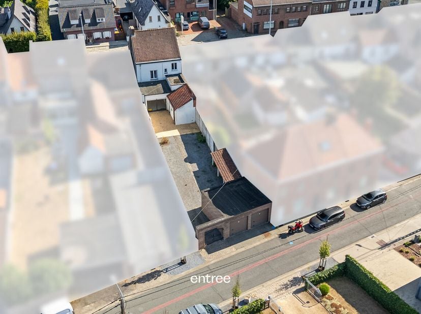 Huis te koop in Dorpsstraat 55,
                    9800 Deinze