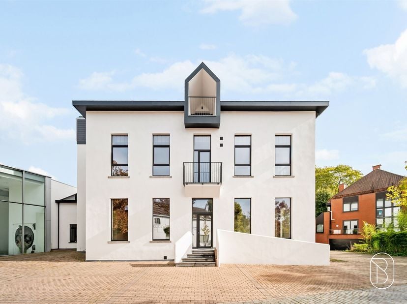 Appartement te koop in Izegemsestraat 1 bus 2,
                    8800 Rumbeke