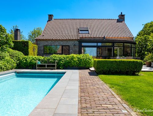                                         Woning te koop in Hove, € 1.250.000
