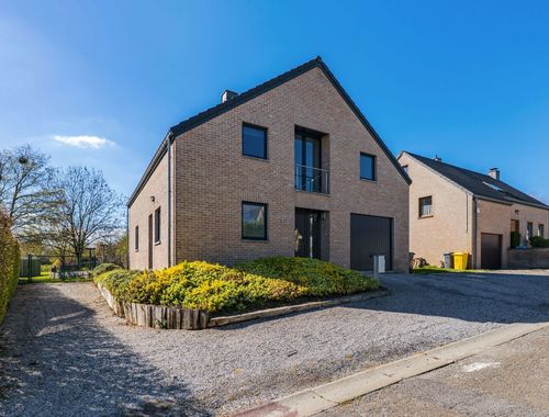                                         Maison à vendre à Lesve, € 420.000
